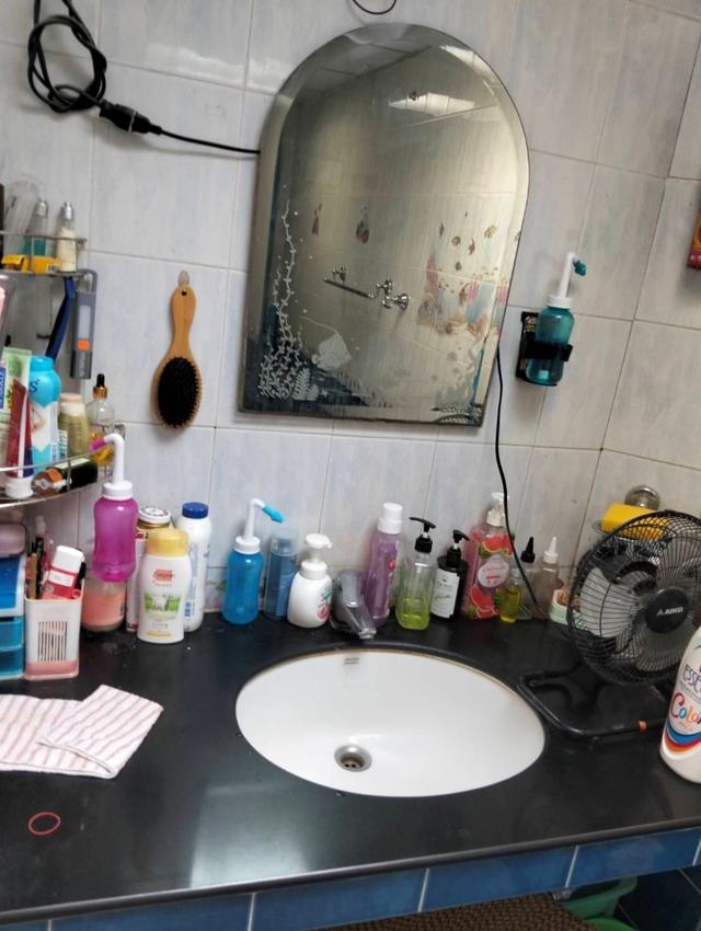 ขายทาวน์เฮ้าส์ 2 ชั้น หมู่บ้านอยู่เจริญ 542 ทำเลดี เดินทางสะดวก    10