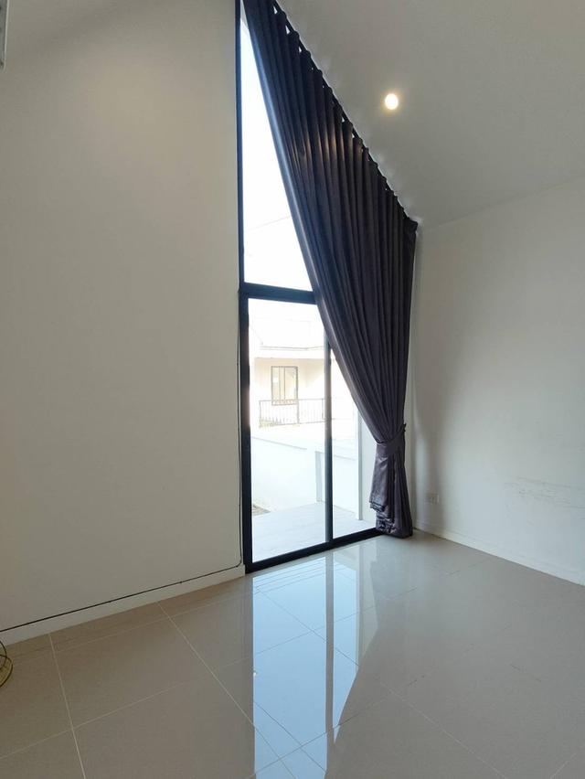 บ้านเช่าสไตล์โมเดิร์น หนองตำลึง พานทอง ชลบุรี 10