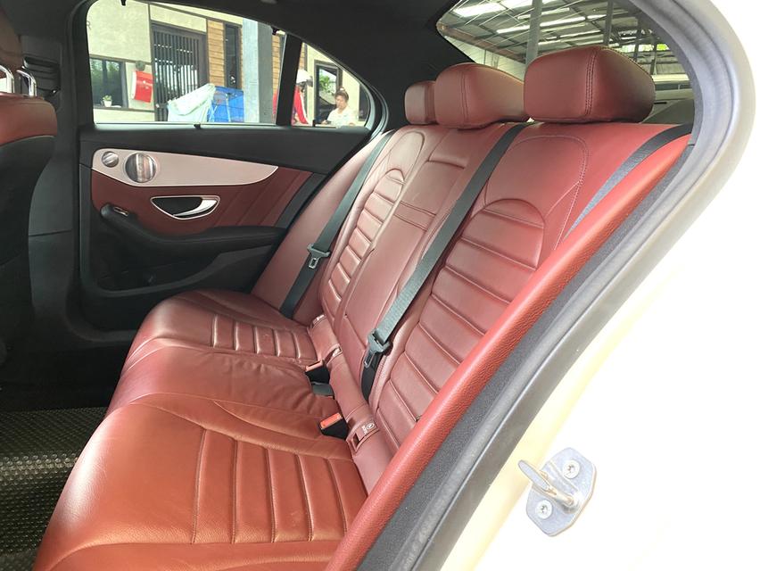 2019 MERCEDES BENZ C220d AMG Dynamic รถมือเดียว เบาะหนังแดง 12
