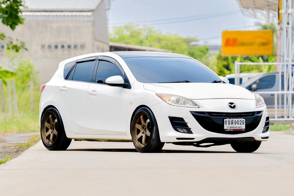 🎯 MAZDA 3 1.6 A/T ปี 2012 💯🚘 รถสีขาว-ดำ 🚘💯 รถบ้านแท้ 💯🕰 เลขไมล์ 226,xxx km.✔ ไฟหน้า Projector Lens ✔ ไฟตัดหมอก✔ กระจกมองข้าง ปรับ/พับ ไฟฟ้า ✔