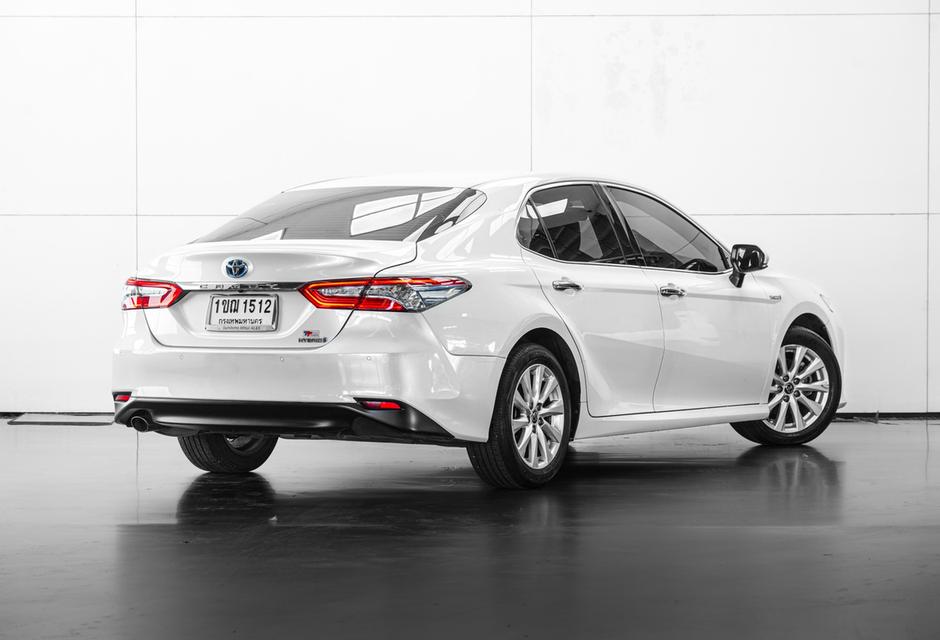 2020 TOYOTA CAMRY 2.5 HYBRID สีขาว เลขไมล์ 82455 กม.
