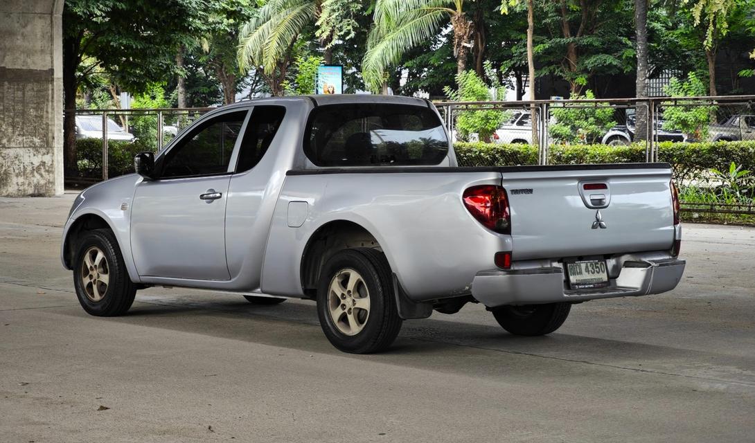 Mitsubishi Triton 2.4 GLX Cab MT 2011  4