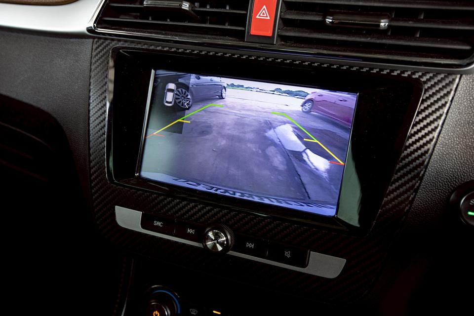 MG ZS 1.5 D ปี 2019 สีดำ มือเดียวป้ายแดง 16