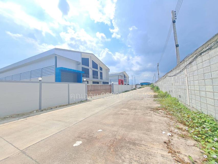 ขายโรงงานพื้นที่สีม่วง สมุทรสาคร มือหนึ่ง เนื้อที่ 1-2-62.2 ไร่ ทำเลสวนหลวง กระทุ่มแบน ใกล้พุทธมณฑลสาย4 และ 5 ซอยวปอ.11 ขอใบรง.4 ได้ พร้อมใช้ทันที 2