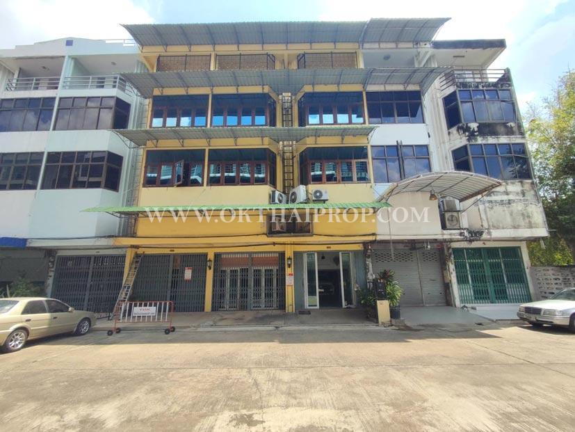 อาคารพาณิชย์ 4.5 ชั้น 3 คูหาติดกัน หมู่บ้านริมน้ำ จรัญสนิทวงศ์-บางพลัด ใกล้ MRT สิรินธร 1