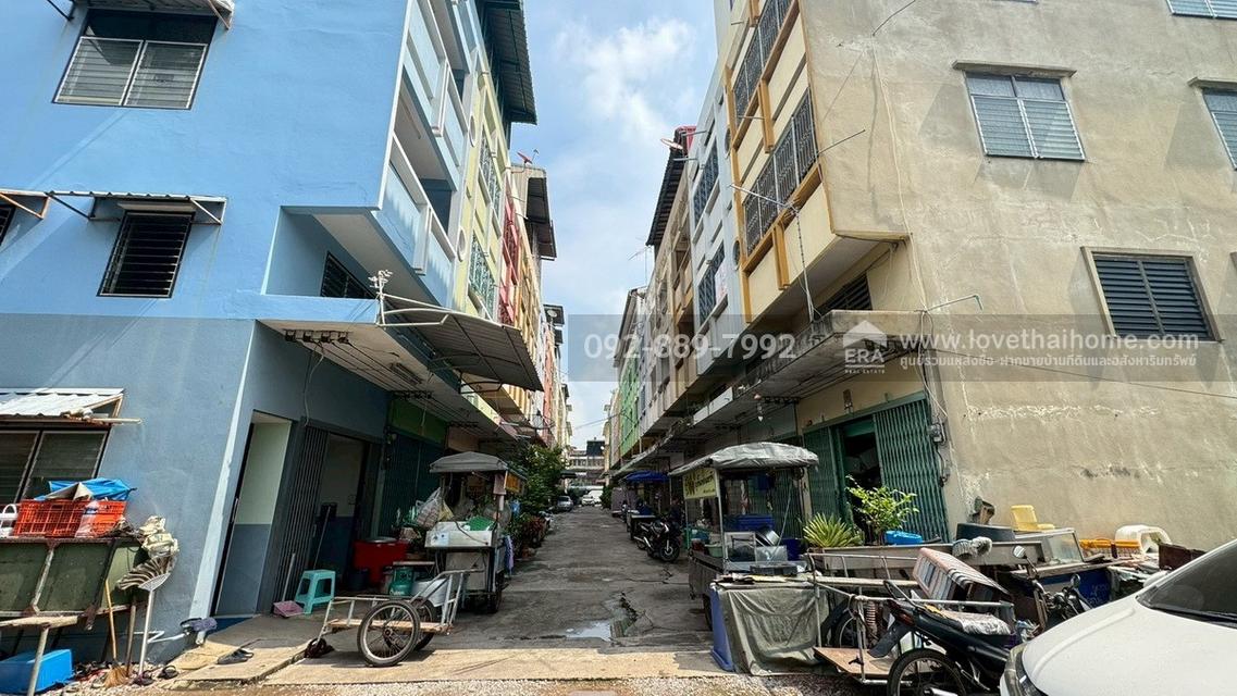 ขายตึกแถว 3.5 ชั้น ถนนนิคมรถไฟ อยู่ในตัวเมืองมหาชัย สมุทรสาคร พื้นที่ 15.4 ตรว. ใกล้แลนด์มาร์ค มหาชัย ราคาถูก ทำเลดี 3