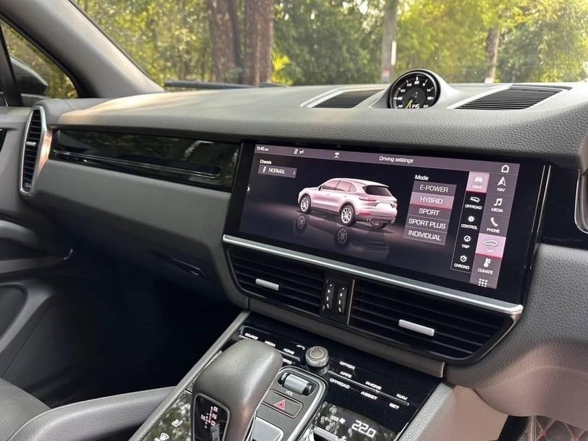 Porsche Cayenne E-hybrid ปี 2018 สีขาว Auto เลขไมล์ 77,xxx km 12