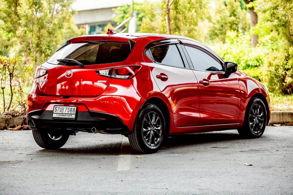 Mazda2 1.3 HighPlus Sport ปี 2016 สีแดง
