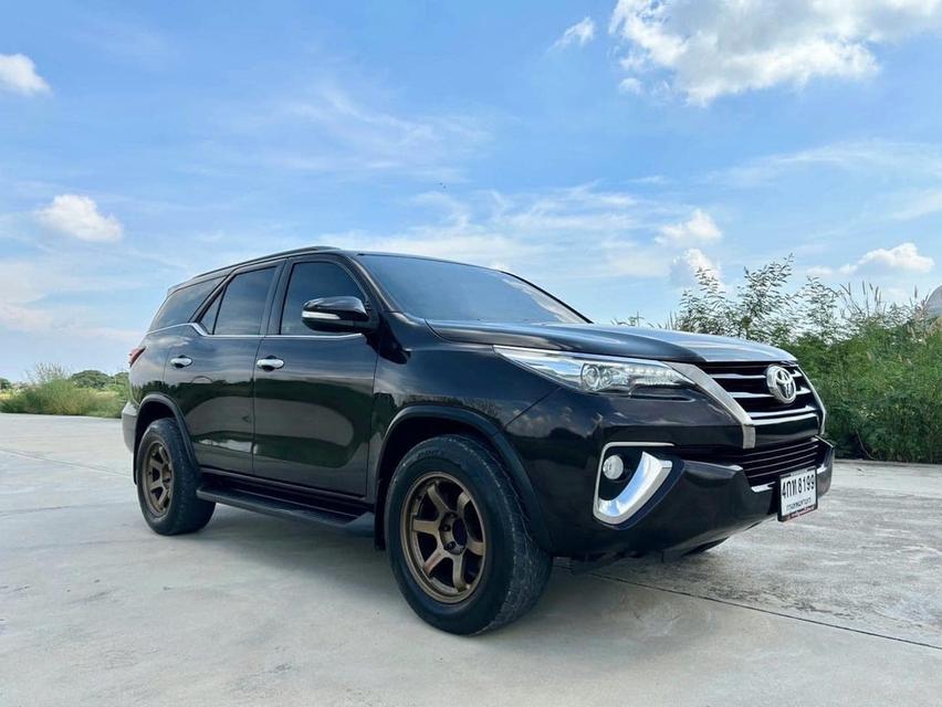 รถ TOYOTA Fortuner 2