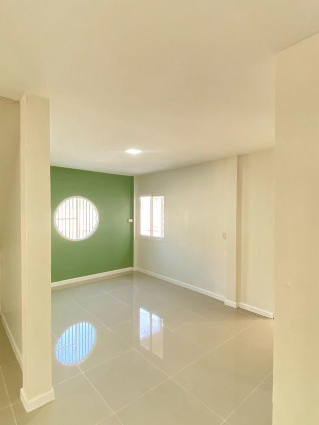 ขายทาวน์เฮ้าส์ สูง 2 ชั้น หลังมุม เนื้อที่ 24 ตารางวา หมู่บ้านร่วมสุข 2 ซ.5 ถนนรามคำแหง 96 แขวงสะพานสูง เขตสะพานสูง กรุงเทพมหานคร 6