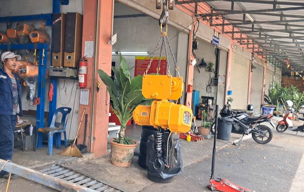 ขายรอกโซ่ไฟฟ้ามือสองขนาด2ตันยกสูง8เมตรไฟ3เฟสพร้อมใช้ 10