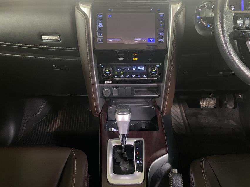 Toyota Fortuner  10