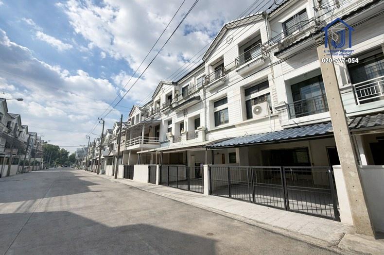 ขายทาวน์โฮม 3 ชั้น หมู่บ้านกลางเมือง รัชดา–เหม่งจ๋าย 1 ซอยสหการประมูล ใกล้ทางด่วน รถไฟฟ้าMRT 3