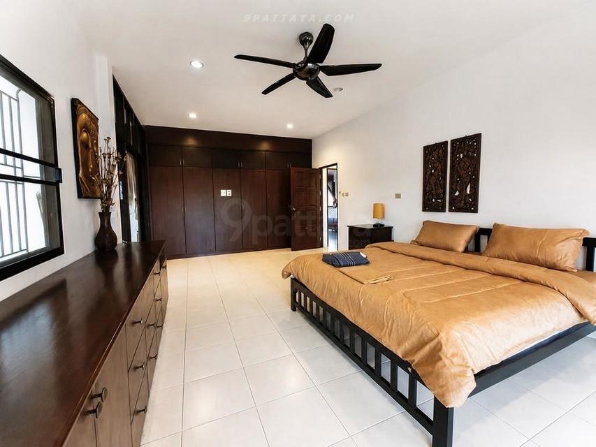 For Rent — 4-Bedroom Pool House at Royal Park Village, Thepprasit RoadPrivate pool house for rent at Royal Park Village, Thepprasit Road, Pattaya. 7