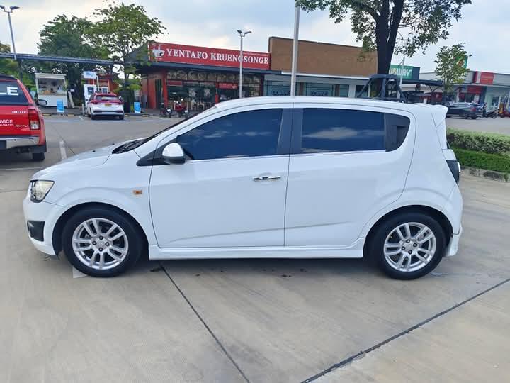 Chevrolet Sonic สีขาวสภาพดี 8