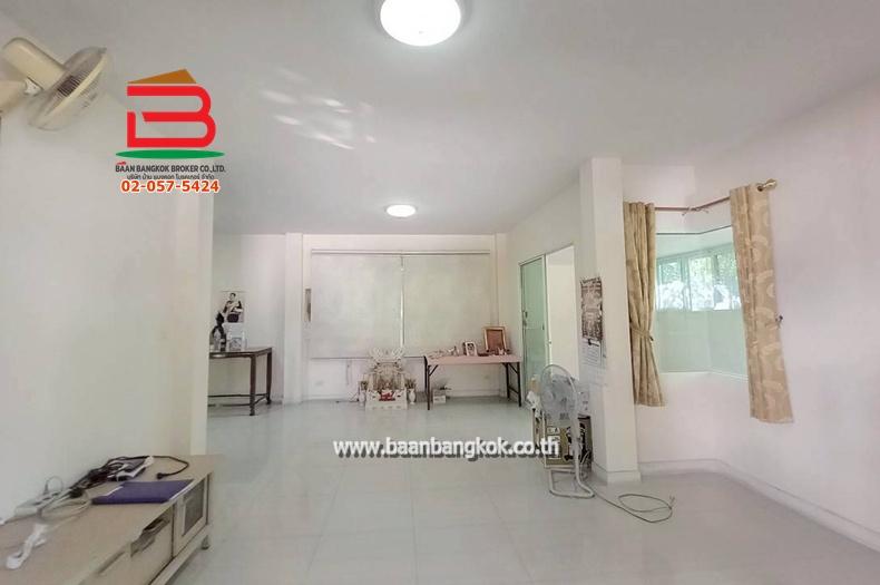 บ้านเดี่ยว หมู่บ้านอรุณวรรณ 4 (ใกล้สำนักงานเขตคลองสามวา) เนื้อที่ 41.4 ตรว. แขวงบางชัน เขตคลองสามวา 5