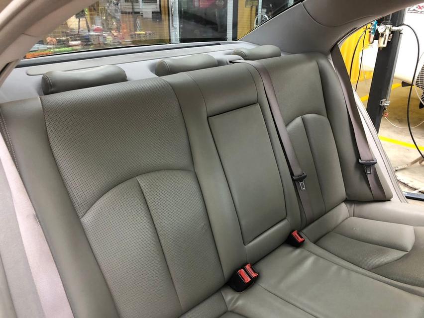 W211 e220 CDI diesel ปี2005 ฝาดำ  ไมล์169,000โล ไฟหน้าxenon ตัวelegance กันชนรอบคันคิ้วโครมเมี่ยม มีparktronic (เซ็นเซอร์กันชนหน้าหลัง ) 20