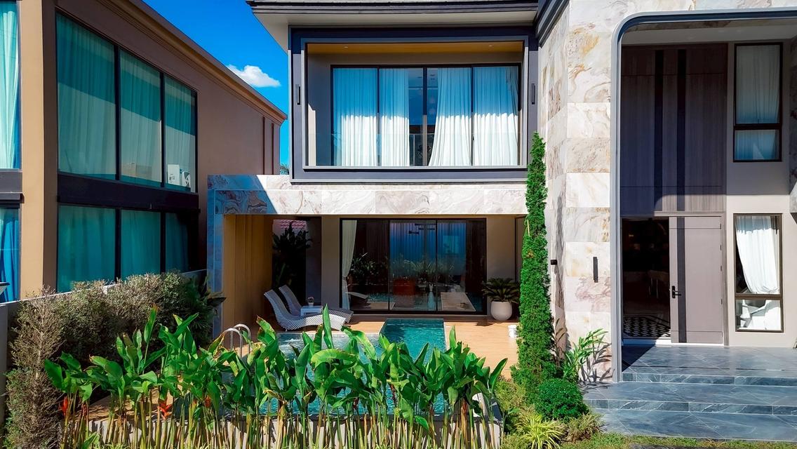 ขายบ้าน Pool Villa โซนมาบประชัน 126 ตารางวา 752 ตารางเมตร 5 ห้องนอน 7 ห้องน้ำ ดีไซน์หรู ทันสมัย 1