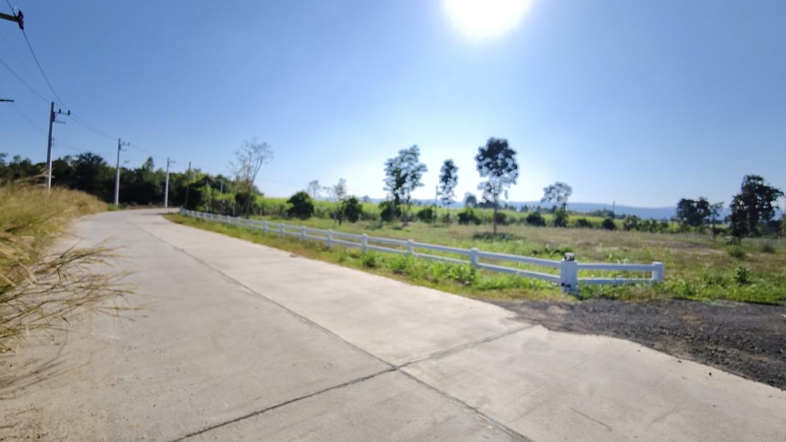 ที่ดิน " วิวภูเขา " อากาศดี ใกล้วังน้ำเขียว ใกล้ทางหลวง 304 วิวภูเขาลอมรอบ ภูหลวง ปักธงชัย นครราชสีมา มีให้เป็นเจ้าของอีก 5 แปลง เท่านั้น 4