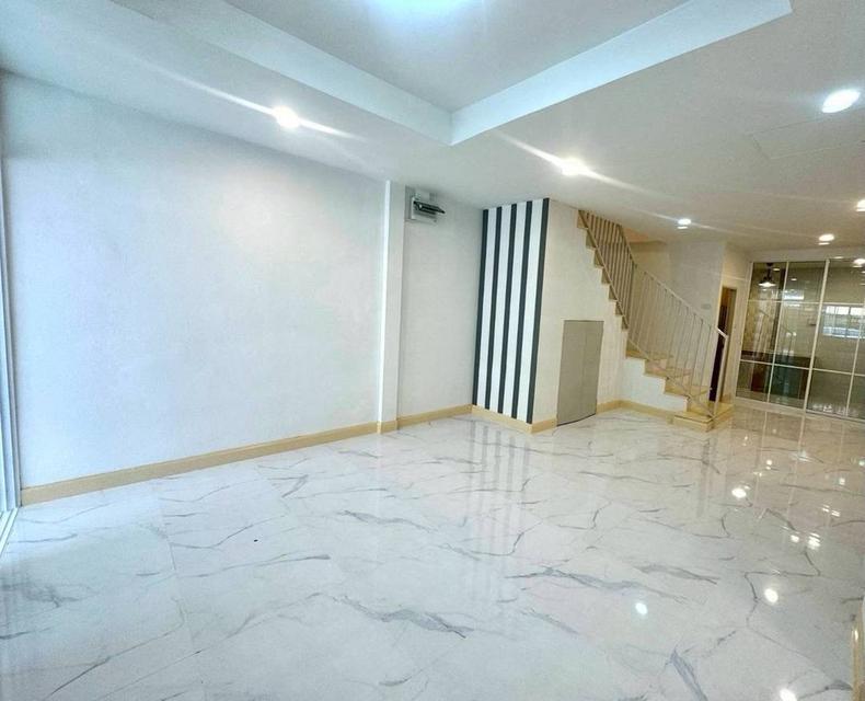 หมู่บ้านฉัตรณรงค์วิลล่า3 9