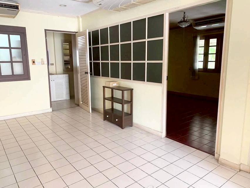 ขายที่ดินพร้อมบ้านเดี่ยว 2 ชั้น สไตล์คลาสสิก กรุงเทพนนท์ 14 ทำเลดี ใกล้ MRTแยกติวานนท์ 150 เมตร 4