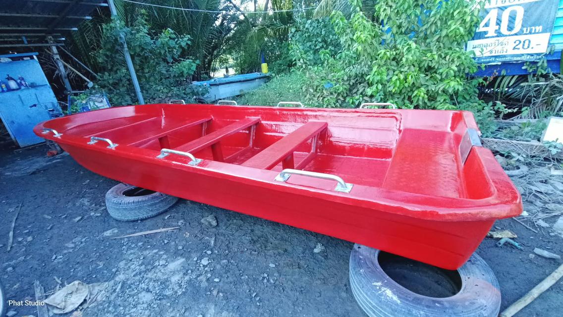 เรือไฟเบอร์สีแดง ขนาด 17 ฟุต สภาพมือ 2 ซ่อมบำรุงอย่างดี สภาพดีมาก ติดเครื่องยนต์ได้ มีเเล้วยังไม่ได้ใช้ ดีกว่าน้ำท่วมแล้วไม่มีใช้ รูปที่ 4
