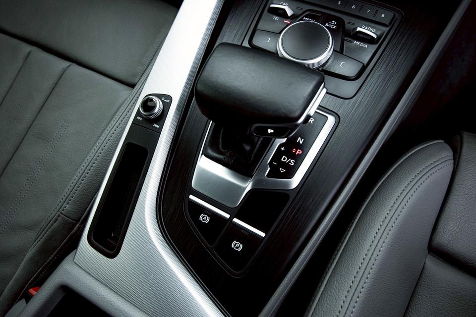 ✨ AUDI A4 2.0 45 TFSI QUATTRO S LINE AT ปี 2017 B9 รูปที่ 8