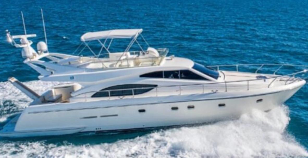 YACHT FERRETTI 53 FEET 3