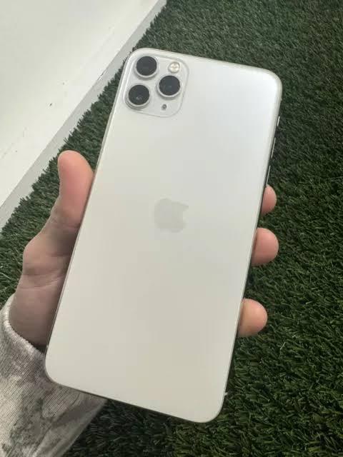 iphone 11 pro max สีขาว
