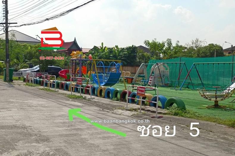 บ้านเดี่ยว หมู่บ้าน ร่มเย็น 5 เนื้อที่ 50 ตรว. ซอยพระยาสุเรนทร์ 9 แยก 5 ถนนพระยาสุเรนทร์ แขวงบางชัน เขตมีนบุรี(เมือง) จังหวัดกรุงเทพมหานคร 11