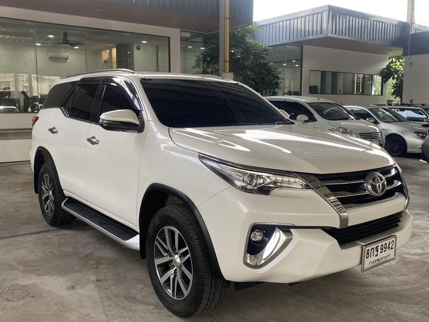 Toyota Fortuner  8