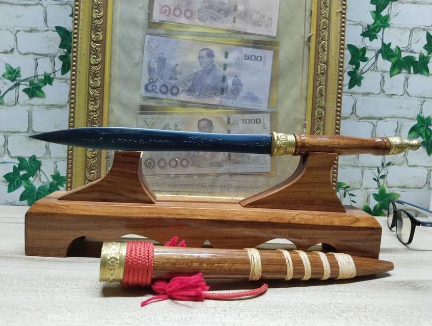 พระขรรเหล็กน้ำพี้ตีจากแร่กายสิทธิ์ตอกอัคระป้องกันภัยพร้อมฐาน2500รวมส่ง  สนใจรบกวนโทรสอบถามได้ครับเนื่องจากนานๆเข้ามาดูครั้ง โทร 0856949519