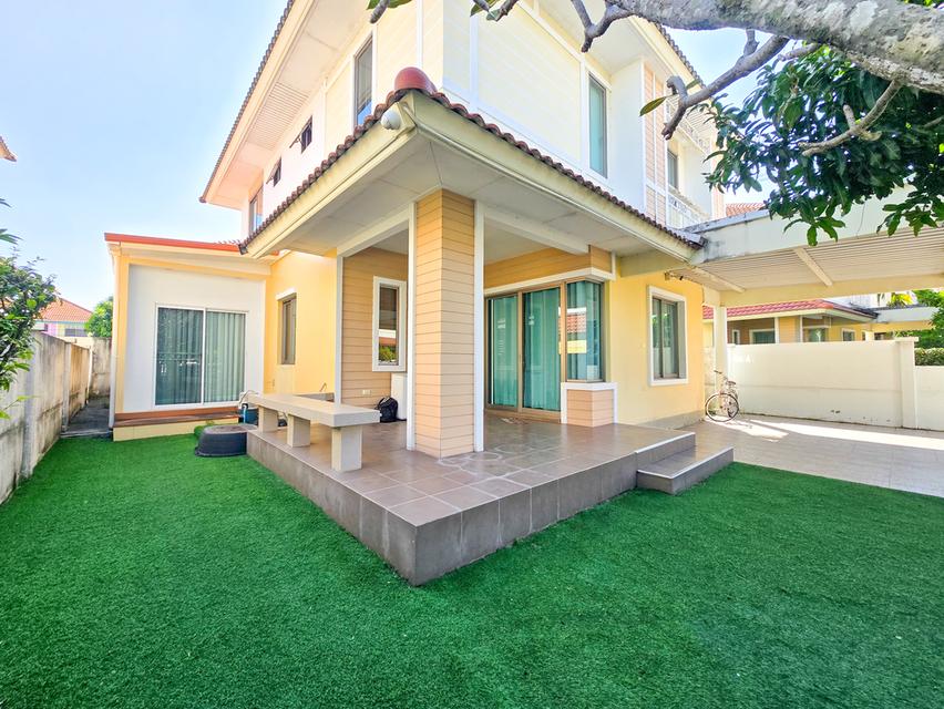 ให้เช่า บ้านเดี่ยว 2 ชั้น หมู่บ้าน เฮ้าส์ ออฟ เดอะ คานารี่ – สวนเสือศรีราชา บ้านสวย เฟอร์นิเจอร์บิ้วอิน พร้อมเครื่องใช้ไฟฟ้าครบ จอดรถได้ 2 คัน พร้อมเข 3