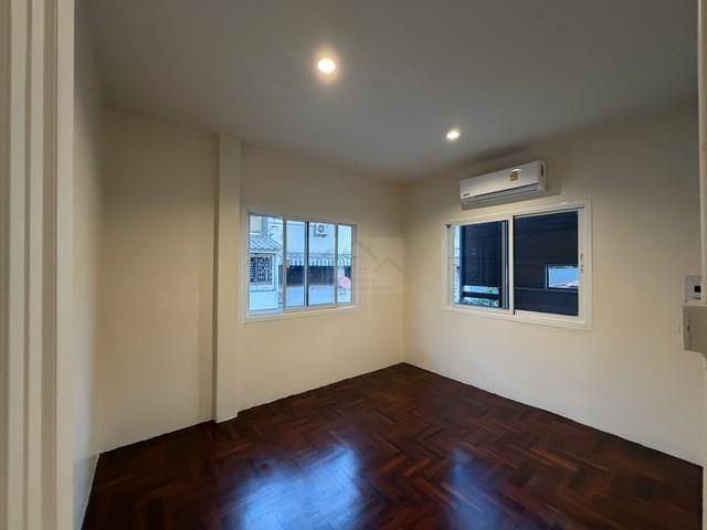 ให้เช่าโฮม ออฟฟิศ 3 ชั้น สุขุมวิทซอย 46 ใกล้ BTS พระโขนง เหมาะอยู่อาศัยหรือทำออฟฟิศ จอดรถ 5 คัน อนุญาตให้เลี้ยงสัตว์ได้ 14