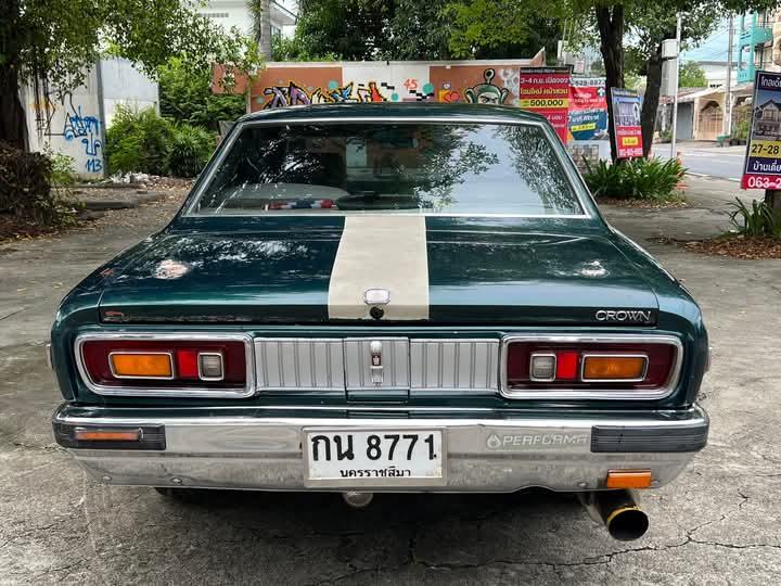 Toyota Crown สีเขียว 8