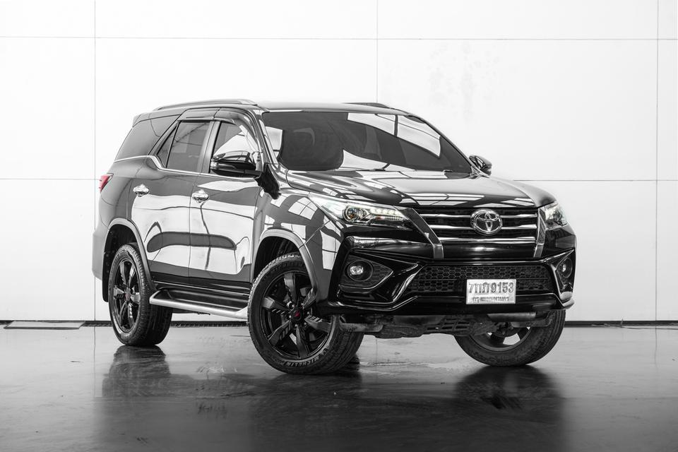 2018 TOYOTA FORTUNER 2.8 TRD SPORTIVO 4WD SUV สีดำ เลขไมล์ 189855 กม.