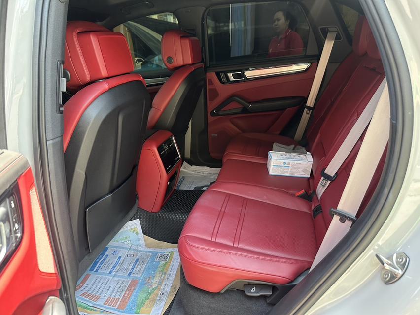 Porsche Cayenne 3.0 E-hybrid ปี 2023 สีพิเศษ crayon รถออก AAS ใช้งานน้อยมาก รูปที่ 8