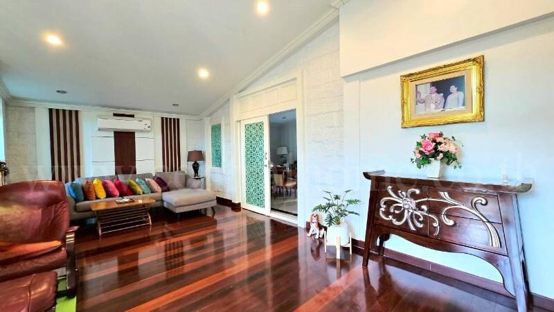 บ้านเดี่ยว 2 หลัง พื้นที่ 387 ตร.วา ซอย ติวานนท์ 46 ใกล้รถไฟฟ้าสายสีชมพู 8