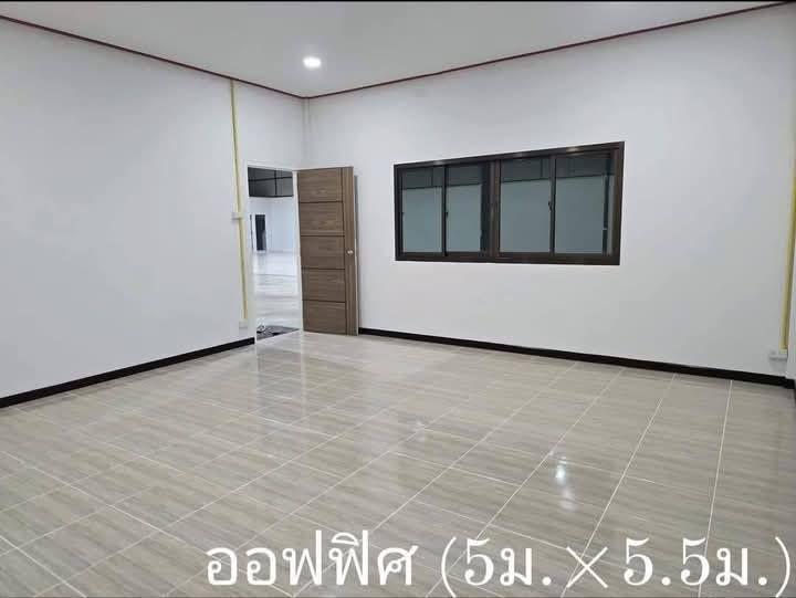 B964 ให้เช่าโกดังสร้างใหม่ ถนนนิมิตรใหม่ เขตคลองสามวา ขนาด 550 ตารางเมตร ราคา 70,000 บาท ประกัน 2 ล่วงหน้า 1 สัญญา 3ปี 5