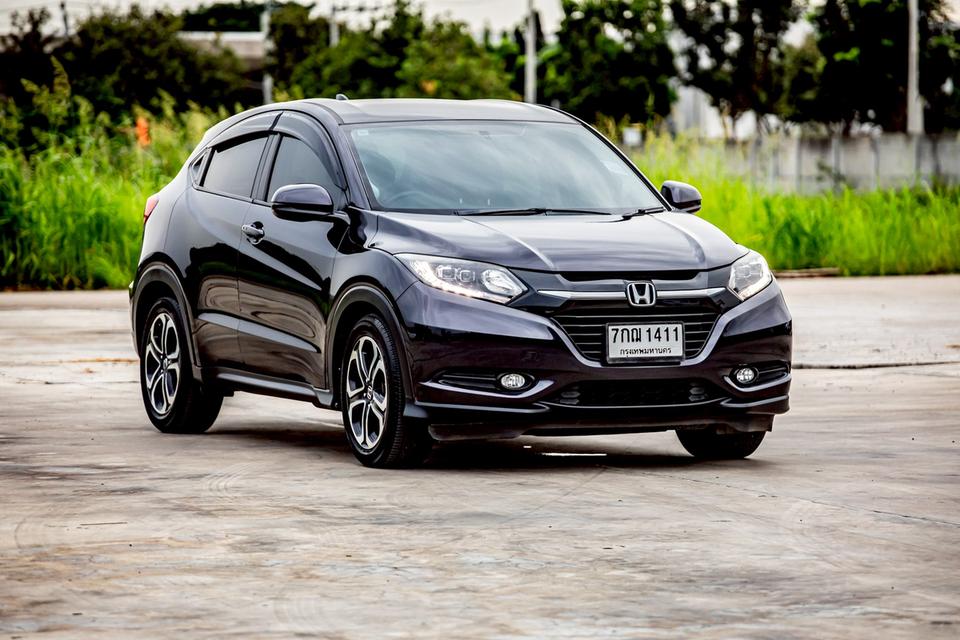 Honda Hrv 1.8E limited ปี 2017 มือเดียวป้ายแดง เบาะไฟฟ้า สีเทา  4