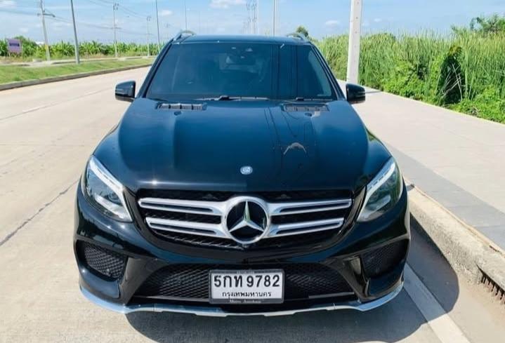 Mercedes-Benz GLE-Class สีดำ