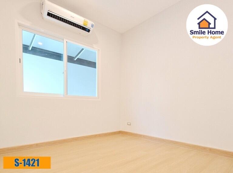 Centro ศรีนครินทร์–บางนา ใกล้สวนหลวง ร.9 11