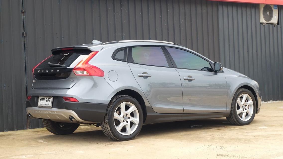 (แจ้งรหัสรถ KN207) VOLVO V40 D4 ดีเซล 2016 รูปย่อยที่ 3
