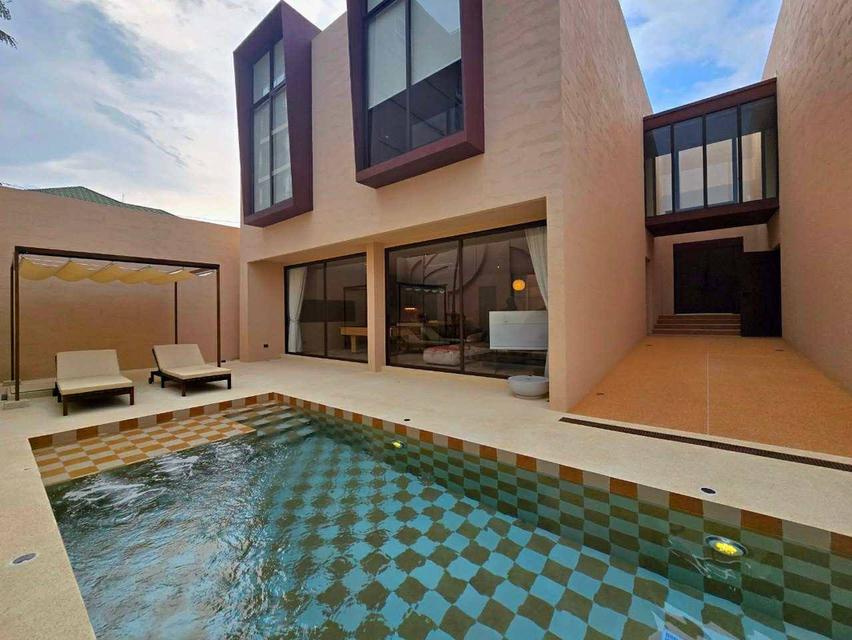 Newly built luxury pool villa for sale in the heart of Pattaya. 4