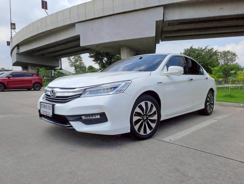 HONDA ACCORD 2.0 HYBRID ปี2016 สีขาว รถมือเดียวจากป้ายแดง เข้าศูนย์ตลอด