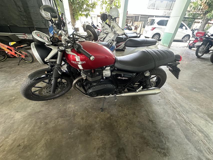 Triumph street twin 900 1