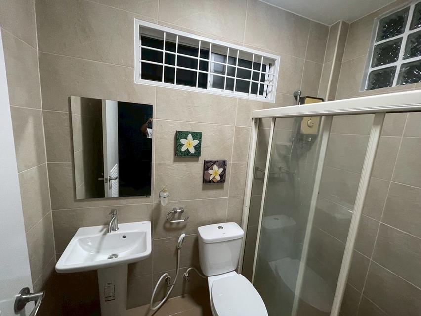 ขายบ้านเดี่ยวพร้อมอยู่  2 ชั้น 4 ห้องนอน 2 ห้องน้ำ 1 ห้องครัว 1 ห้องเก็บของ หมู่บ้านพฤกษากาญจน์ 3 ตำบลท่ามะขาม อำเภอเมือง จังหวัดกาญจนบุรี 14