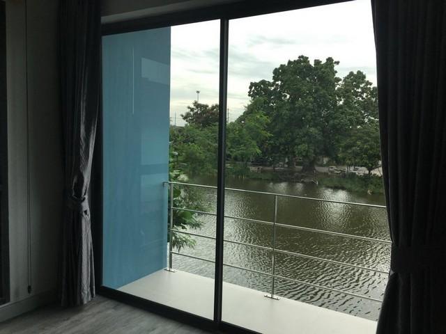 PB5462 ขายบ้านสไตล์โมเดิร์น หมู่บ้านมณียา เลียบด่วน เอกมัย-รามอินทรา ถนนประดิษฐ์มนูธรรม หลังบ้านวิวบึงน้ำ