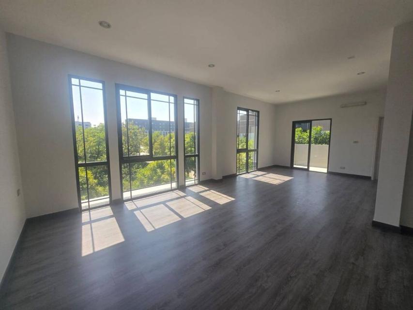 For rent, luxury 3-storey townhouse, Baan Klang Muang Classe Sukhumvit 77, new house, 1st hand, near BTS On Nut, On Nut 21 7