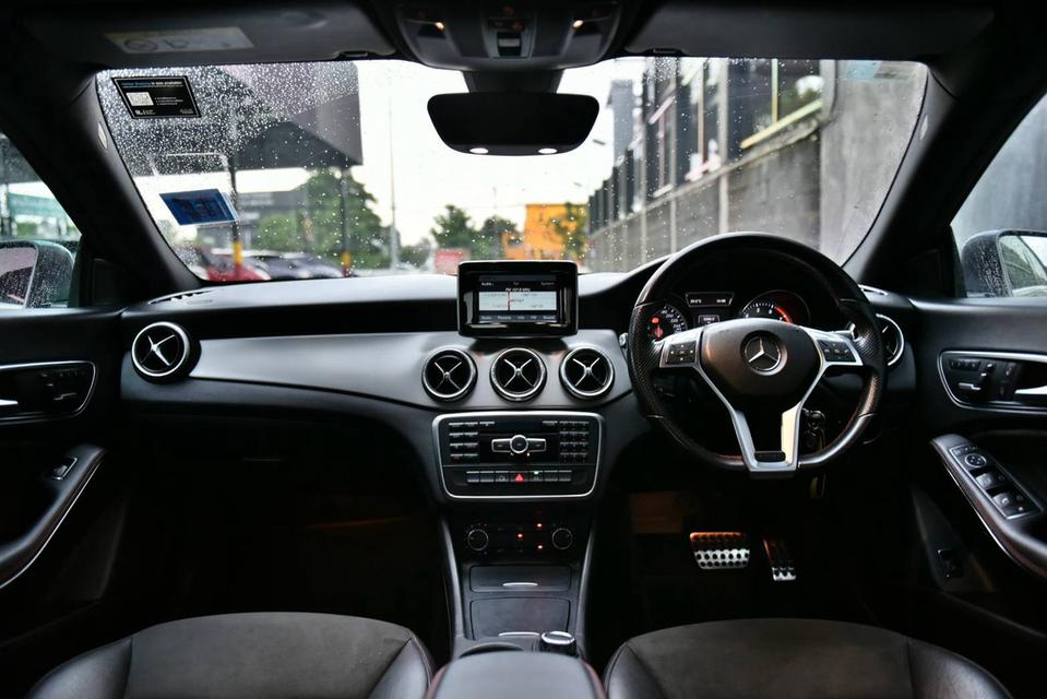 2015 Mercedes Benz CLA250 AMG DYNAMIC รถสวยมากๆ ใช้น้อย ราคาดีที่สุด รูปที่ 8